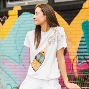 Queen of Sparkles white popping champagne tee size medium